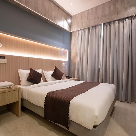 Hotel Grand Seasons- นาวีมุมไบ ภายนอก รูปภาพ