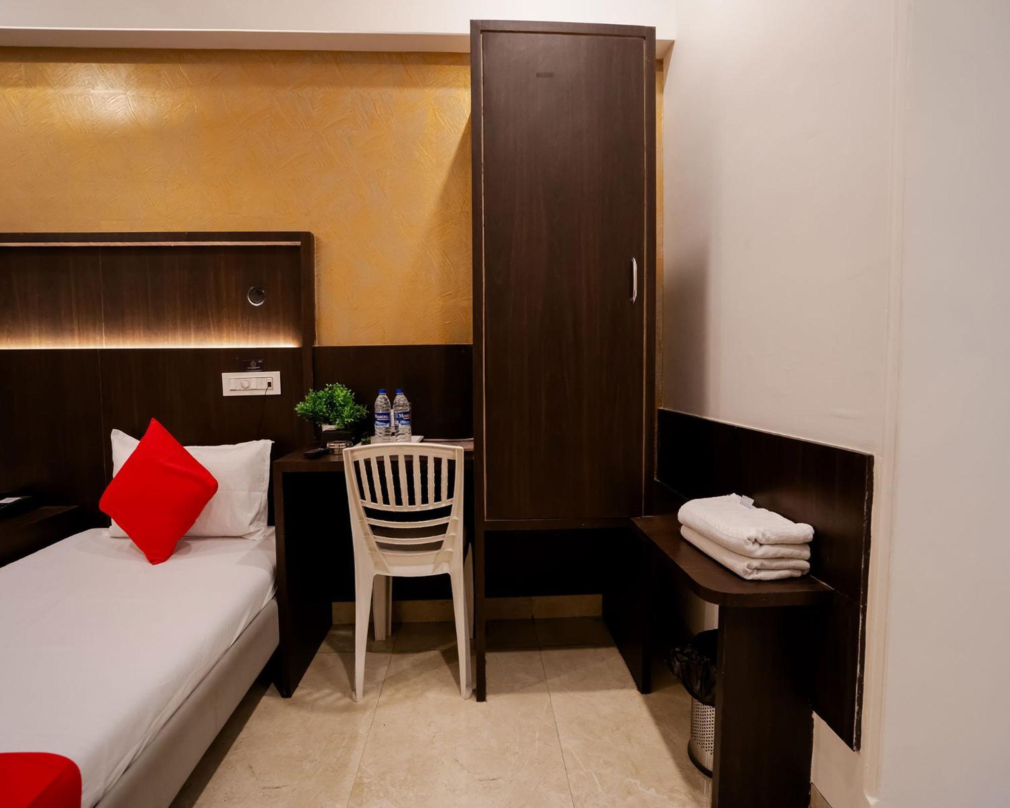 Hotel Grand Seasons- นาวีมุมไบ ภายนอก รูปภาพ