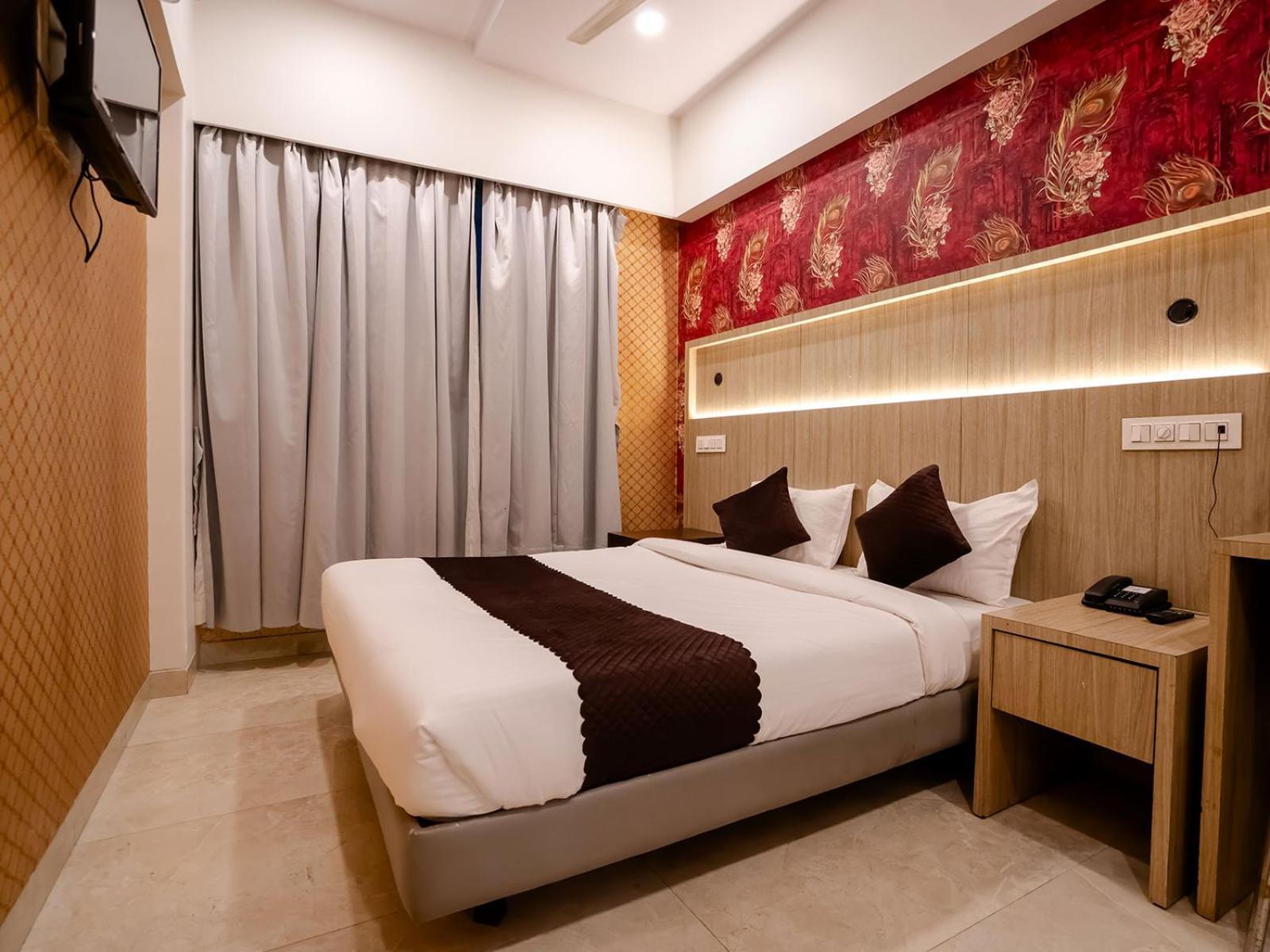 Hotel Grand Seasons- นาวีมุมไบ ภายนอก รูปภาพ