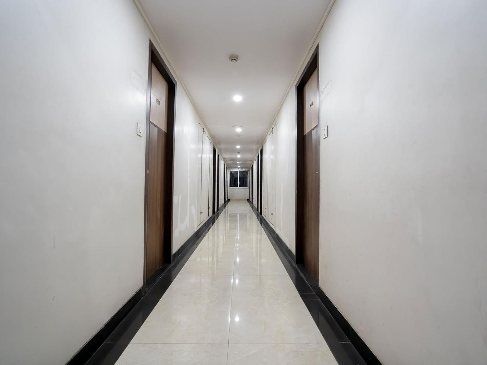 Hotel Grand Seasons- นาวีมุมไบ ภายนอก รูปภาพ